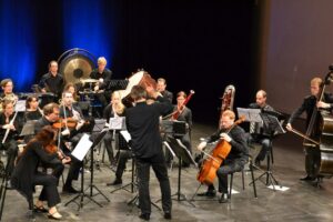 Konzert mit der Holst-Sinfonietta unter Klaus Simon (Mahlers 5. Sinfonie)
